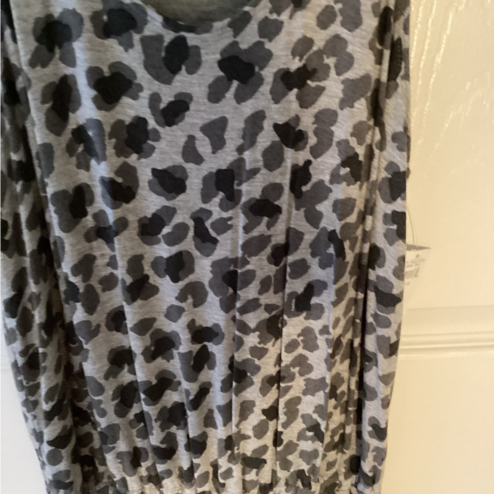 Aerie Gray and Black Jumpsuit with Relaxed Fit (FINALPRICEDROP) - Picture 4 of 5